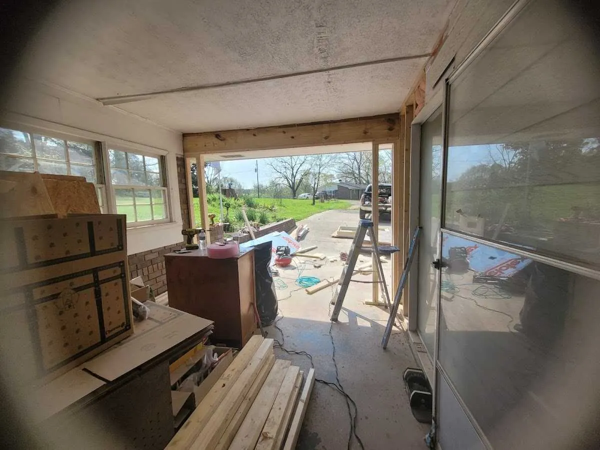 Air movers and dehumidifier for Drying & Dehumidification in Cottonwood